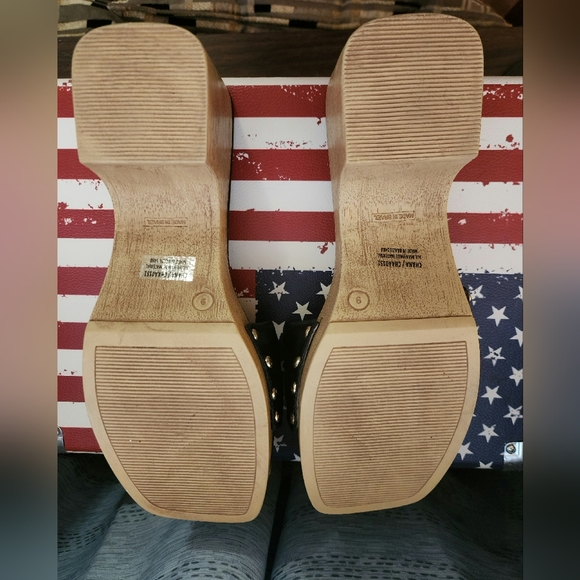 Beautiful Steve Madden slides. - Picture 7 of 7